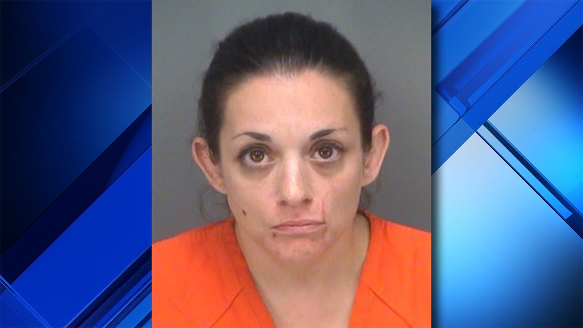 Unbuckled child slams into windshield when Fla. mom slams brakes while chasing boyfriend bit.ly/2iCNNAB?utm_so… https://t.co/gokEyrse7g