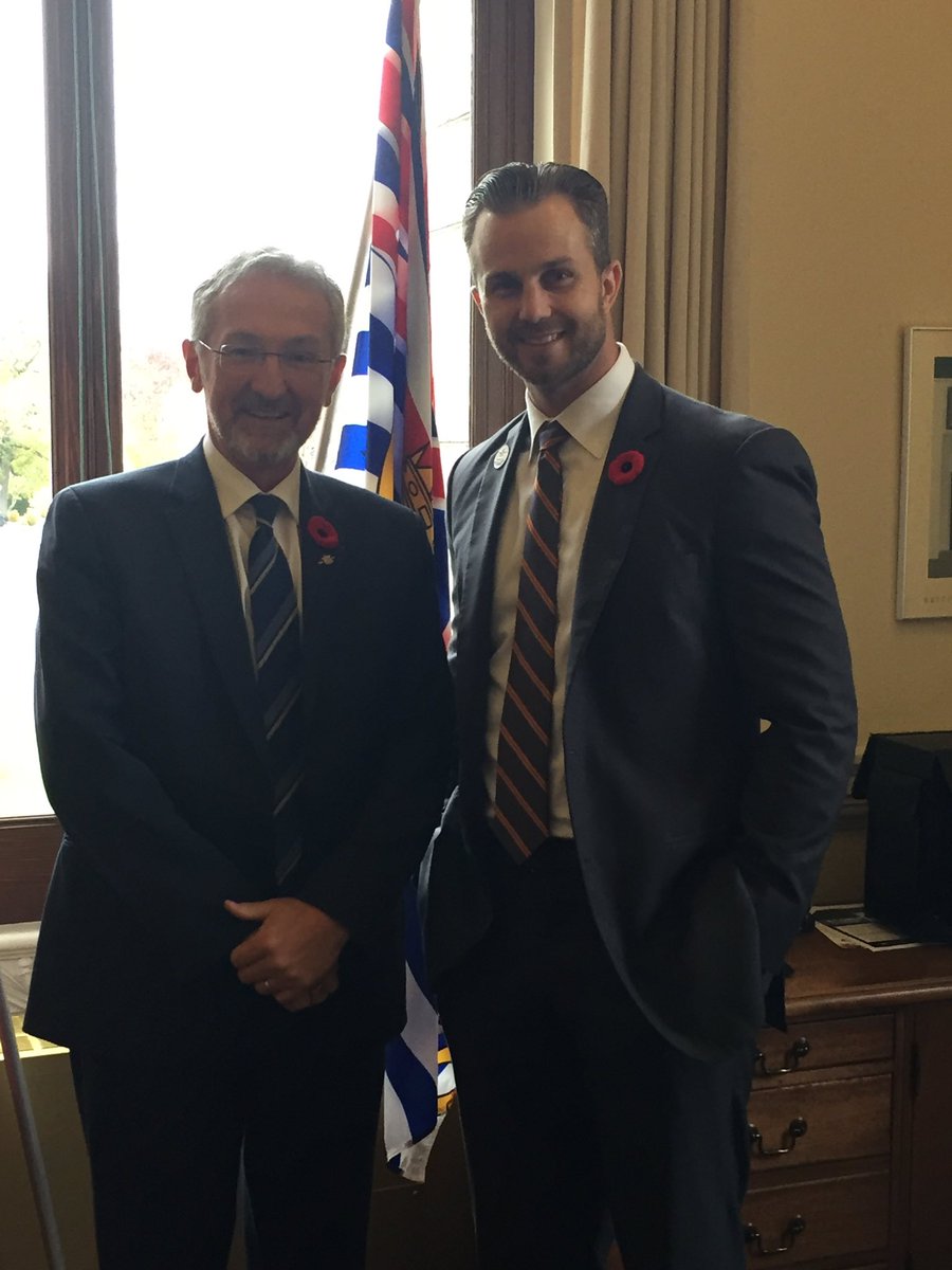 Really enjoyed our meeting today discussing the mortgages and real estate in BC. Thank you @LeonardKrogMla <a href="/MortgageProsCan/">Mortgage Professionals Canada (MPC) 🇨🇦</a>