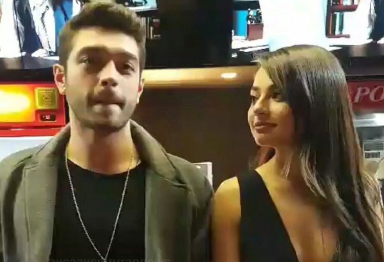 #YolAyrımı filminin galasından #Meryem ekibiyle yapılan canlı yayını izlemek için link: youtu.be/cIBIh7RCr5M