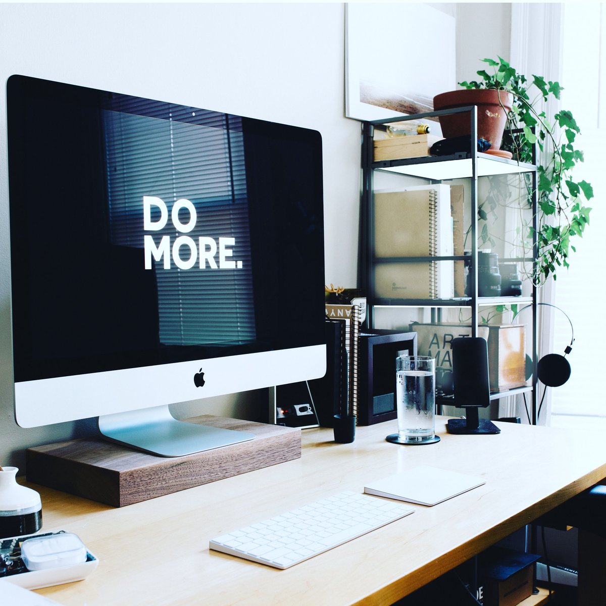 asterisk_lights's tweet photo. #workspace with #LiteShelf. See us at #kbis2018 booth #S5859 @KBIS @KBDN #LiteShelfInset #1 https://t.co/bwbtpVZb8X