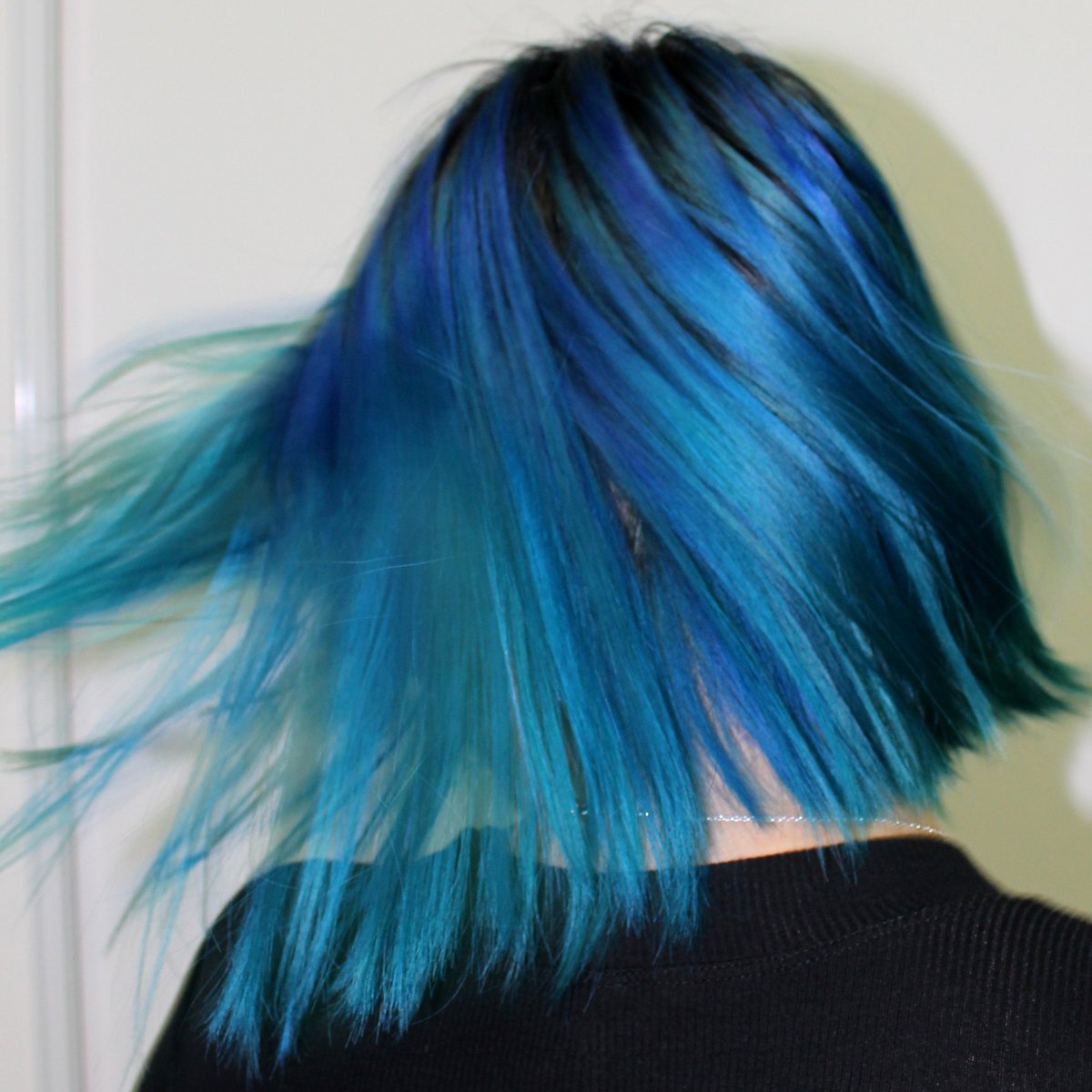 theontarion's tweet photo. Check out our tips for maintaining brightly dyed hair: https://t.co/u73Or0AzzH #hairdye #lifehack #hairdyetips #haircare #brighthairdontcare https://t.co/1rzuH0qhUr