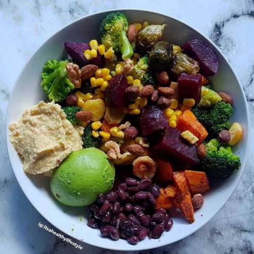 showyoursixpack's tweet photo. Messy food is the best food!!!! 😋😋😍 ig: itsahealthylifestyle https://t.co/tLzesvt0C3