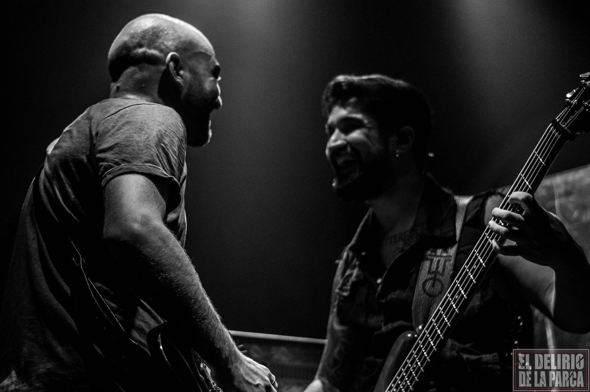 Hoy 20hs nota y acústico en <a href="/MusicalizandoOK/">MusicalizandoPelotas</a> De cara al show del 17 contamos todo lo que queres que saber! sindial.com.ar #EDDLP