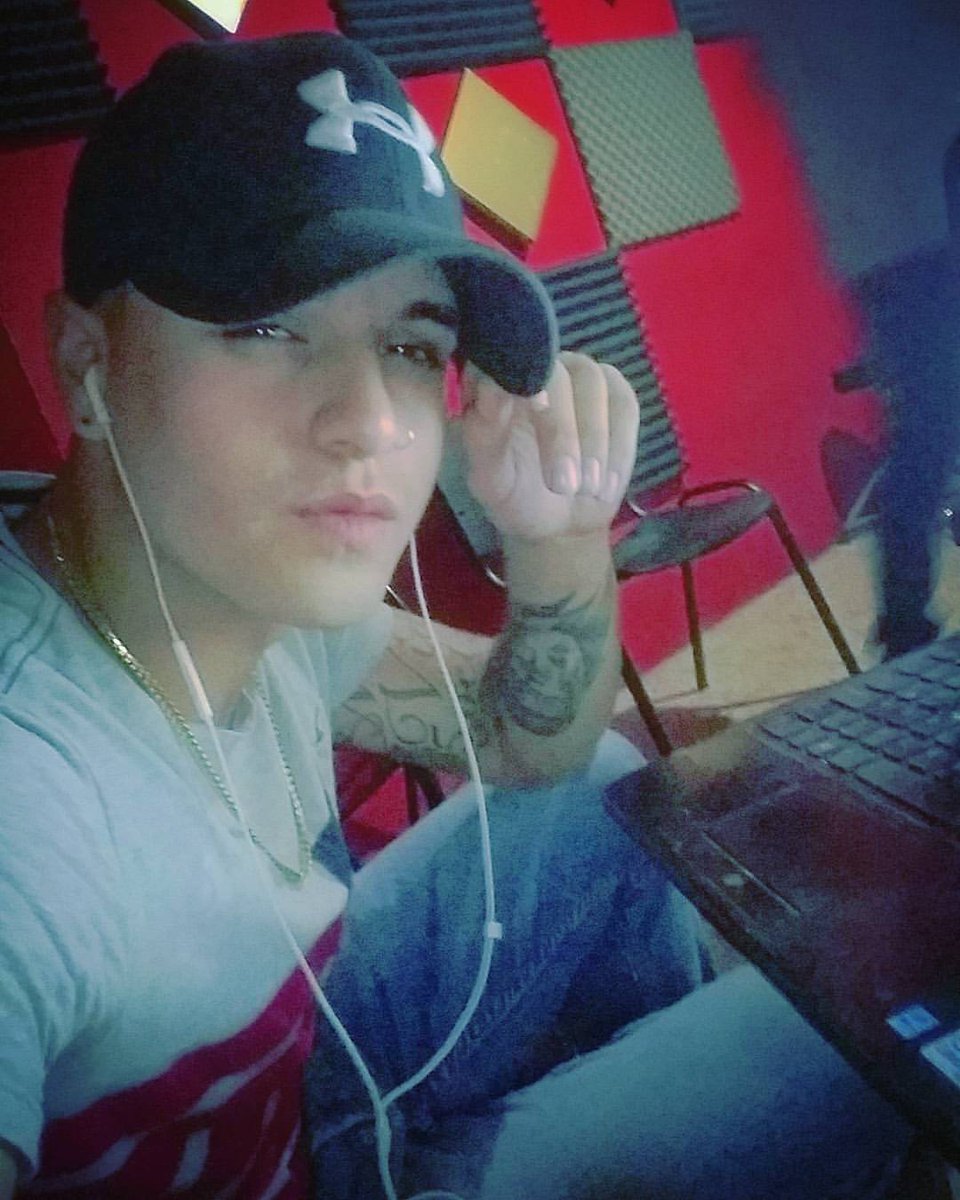 azulgarciiaa's tweet photo. Saludos a todos y todas yo en #thelabmusic ✌ https://t.co/wV7PD3mcVZ