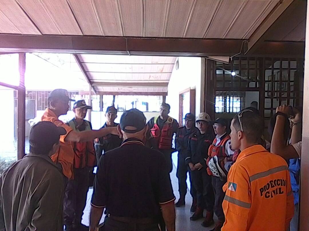 bomberos_merida's tweet photo. #07N Todo un éxito el II Simulacro Mcpio #Sucre Mérida @cnb_merida apoyando a @PCSucreMRD y #AulaSismica @FUNVISIS https://t.co/9gTzkxxzLf