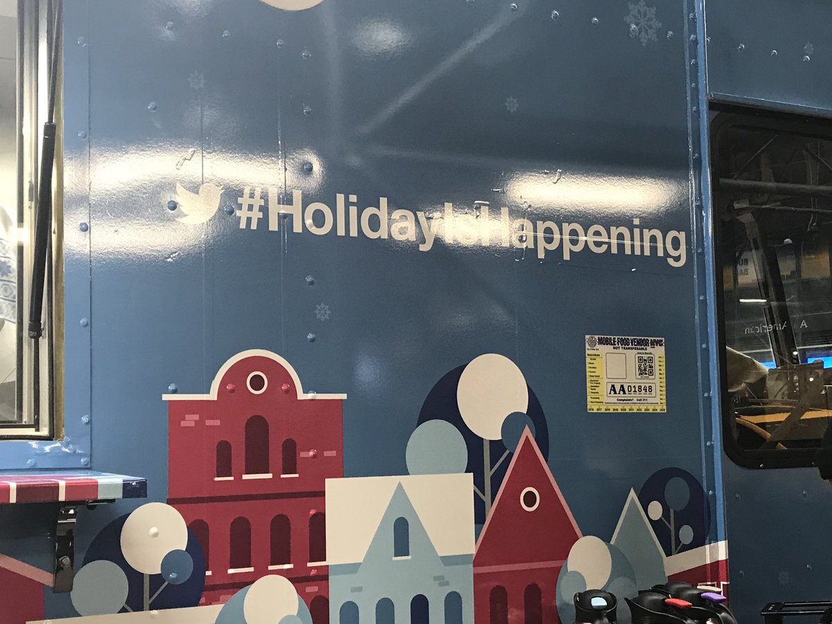 lawe1111's tweet photo. #holidayishappening https://t.co/16h1gk3Blu
