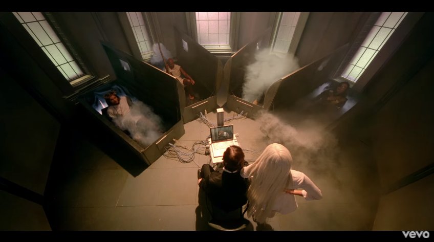 Гага гай. :херст касл lady gaga. Y. Y. G.