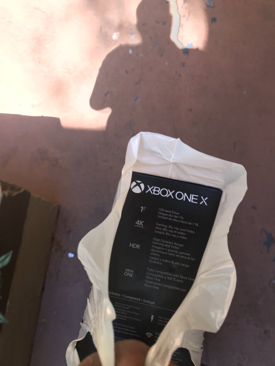 SirGameAlot08's tweet image. .@Xbox MANS READY!!!!! #SirGameAlot08 #WhatShouldIPlayFirst #PalmsSweaty #XBOXONE