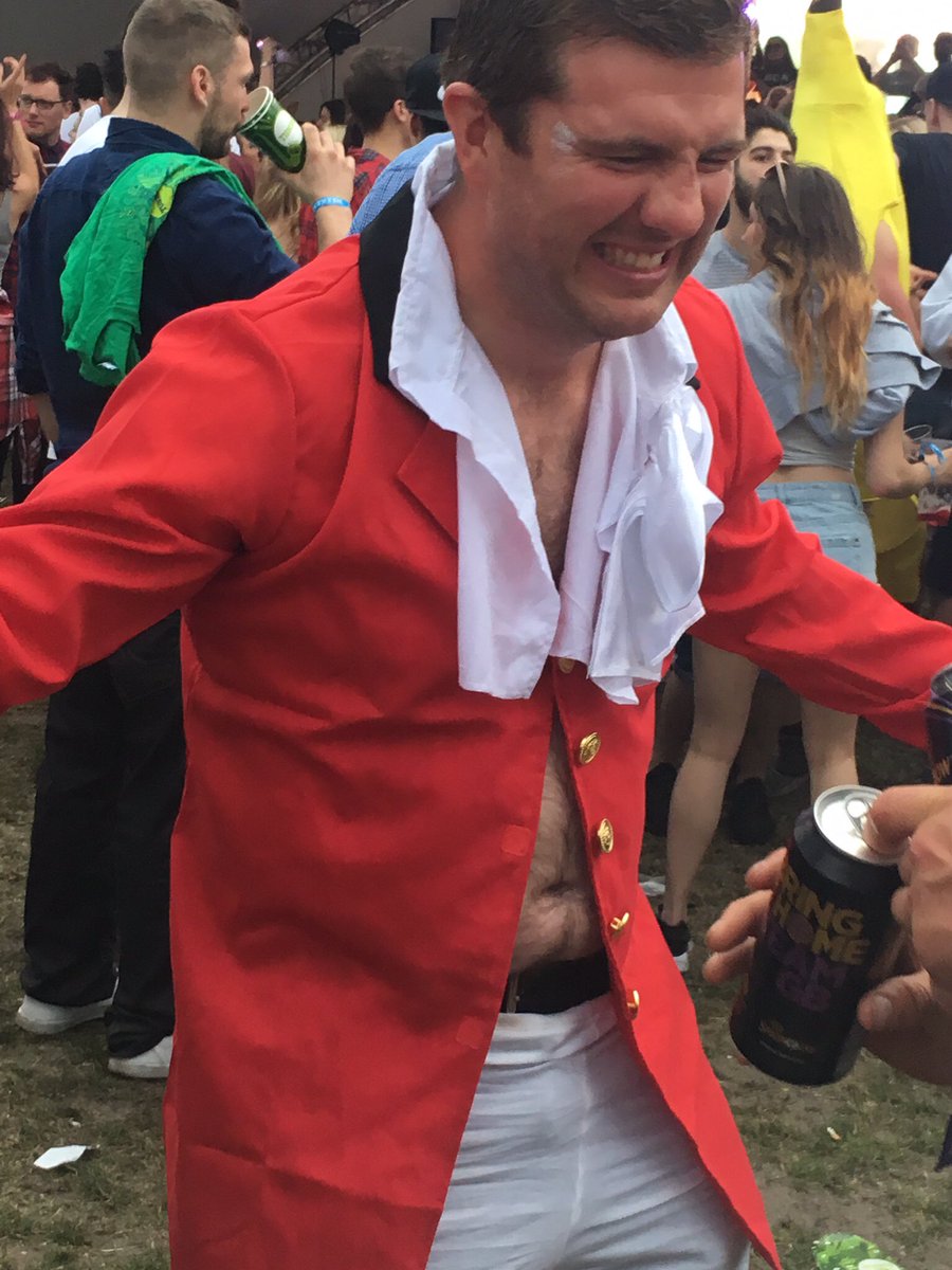 Belated congrats to the #CornishTank @cornish_2010 on his recent engagement.If it wasnt for his DIY skills thered be no Pirates! #PirateBar