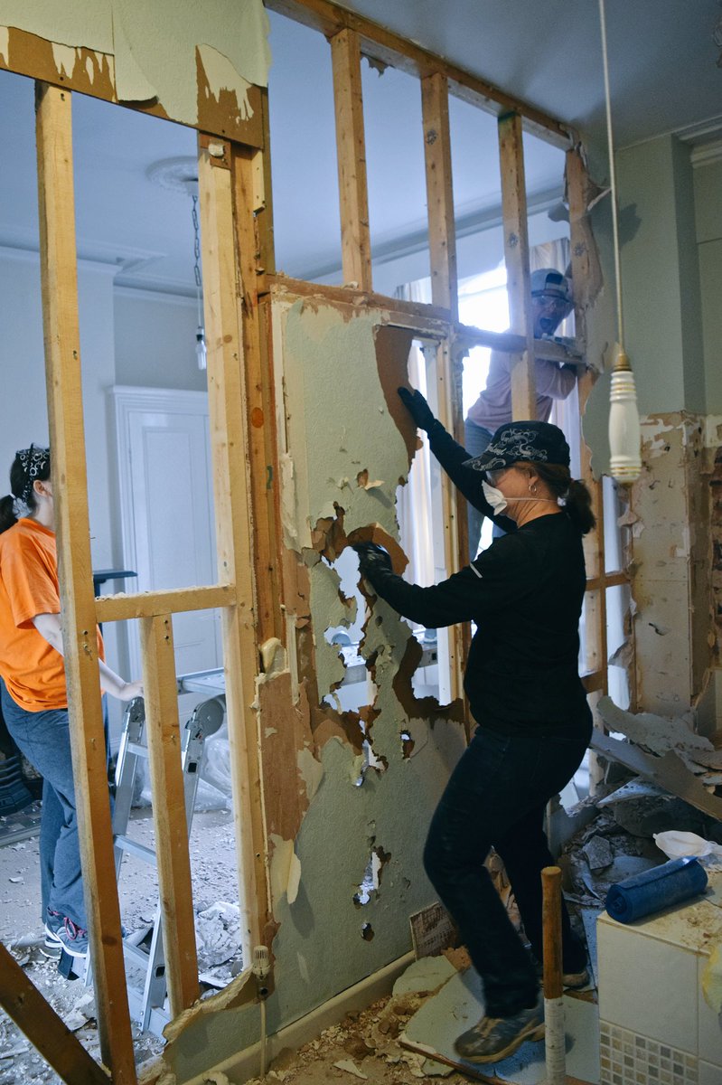 SafeFromSlavery's tweet photo. Work day at the safe house ||
We love that we get to prepare this house for survivors to relax and seek healing. https://t.co/SZC9mKNgo5