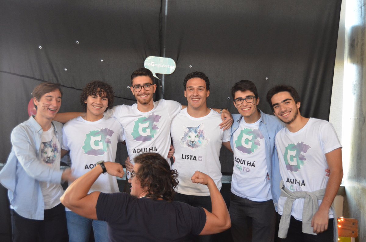 ListaGESDJCCG's tweet photo. O segundo dia de campanha acabou! Visitem o nosso facebook para verem as nossas fotos! #SomosG #SextaVotaG https://t.co/u4s2lvCSdA