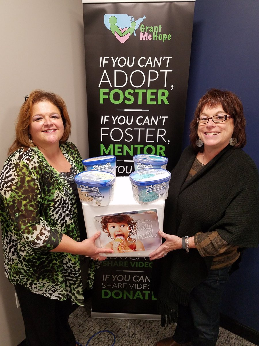Hudsonville_IC's tweet image. Meet Helen, the founder of @GrantMeHope1—a local organization that helps find homes for local foster children. #RandomActsofIceCream