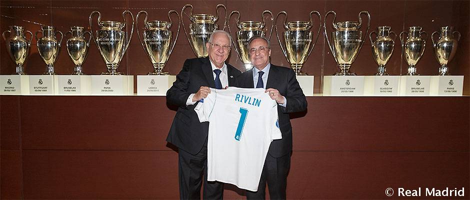 realmadriden's tweet photo. The president of Israel visits the Santiago Bernabéu.

#RealMadrid 

👉 https://t.co/YhBke7rdCC https://t.co/S9Hxw7ksgf