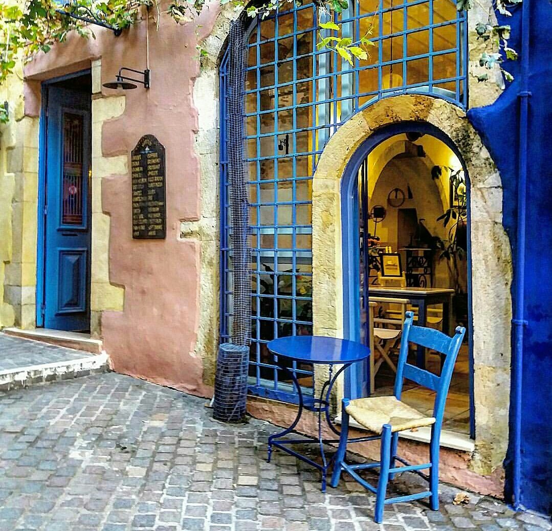 Charming #Chania Old Town by IG@ang.eli.k😊 #greece #crete #autumn #beautiful #travel #photograph #city #urban #traveling
Please like and RT