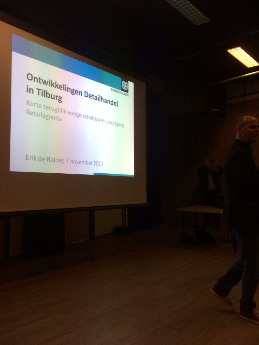 RiaCruijssenKHN's tweet photo. Frank van Pamelen leidt de vanavond de retailtop #Tilbug. samen aan de slag voor stad en ommelanden. https://t.co/ywaUmaea9C