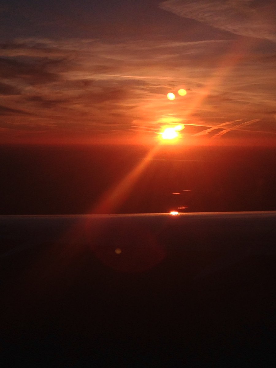 robertomorandu2's tweet photo. Ore 15.30 è già tramonto a Stoccolma https://t.co/PJUmtTKV3i