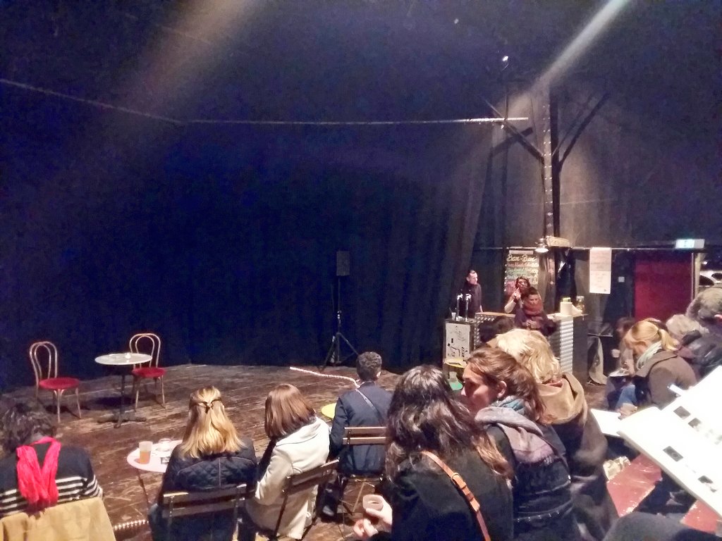 com_tpv's tweet image. Apéro-spectacle par le Théâtre du Chien Blanc c'est maintenant sous le chapiteau de L'Agit Place saint pierre #tpvtoulouse #Toulouse