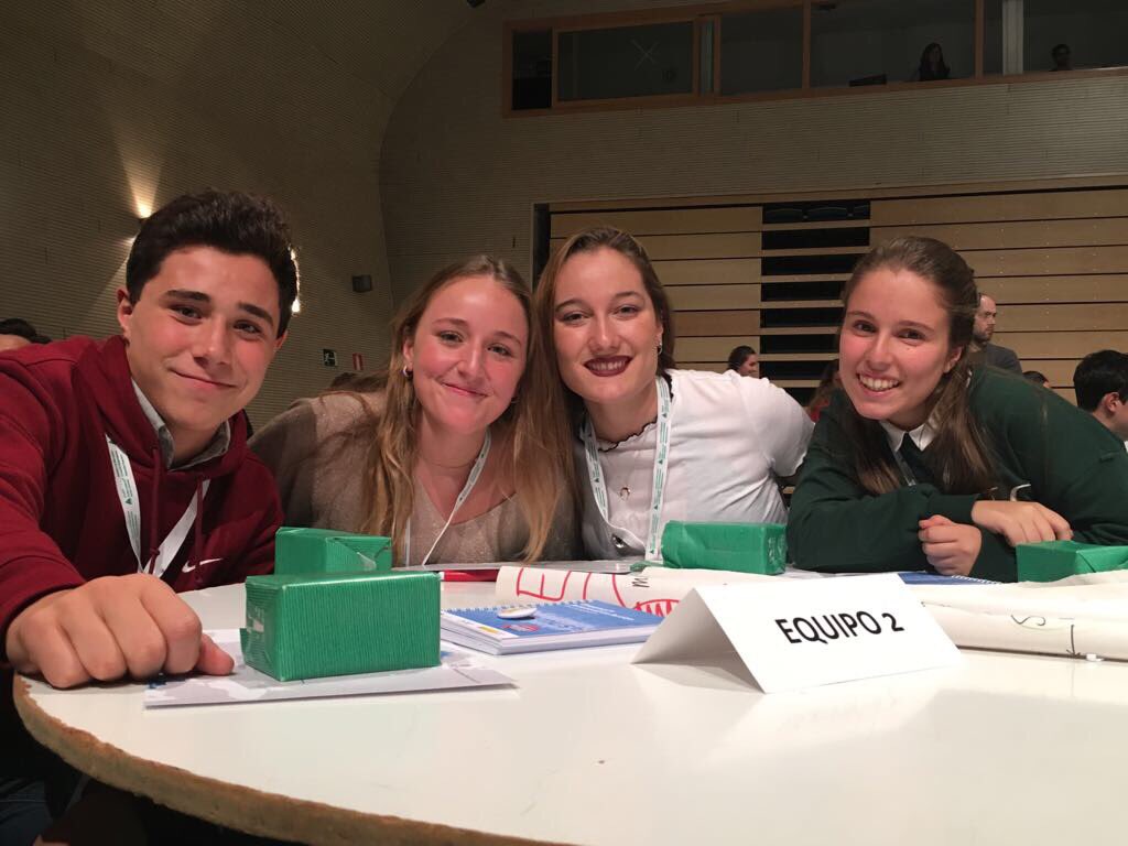 JASPAIN's tweet photo. Ya tenemos ganadores! Bravo equipo 2 y su genial proyecto para fomentar la #inclusionsocial de las minorías en la UE #EuropeMatters 👏🏻⚡️👏🏻⚡️ https://t.co/D0yUqOPlWV