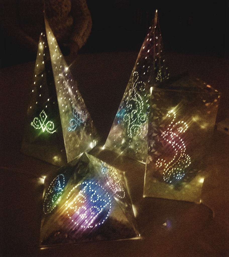 VickyHolbrough's tweet photo. #Light workshops in @DurhamCouncil #Cornforth #Bowburn #Libraries today with fantastic resources from @PercyMbrough https://t.co/tJDR6fFP8N