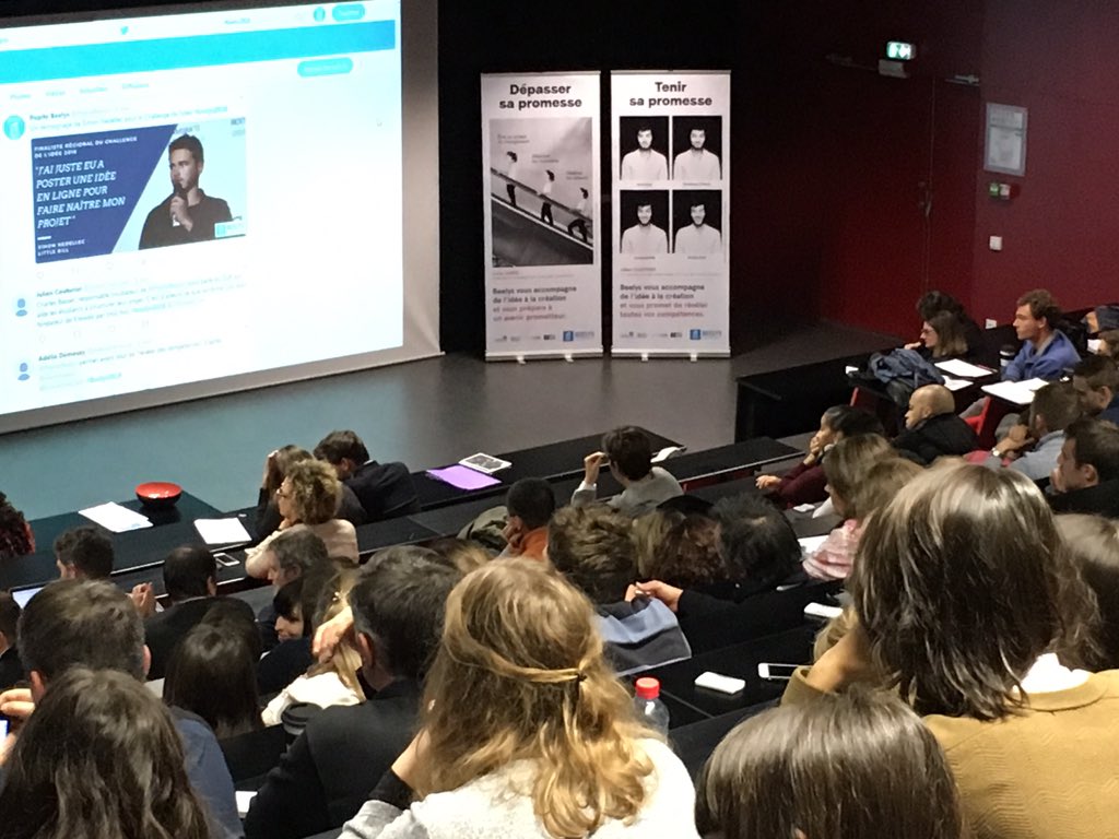 CarolineDanthez's tweet photo. Lancement des programmes 2017/2018 #beelys 2018 @CampusHepLyon #d2e https://t.co/Juu4SpN3nd