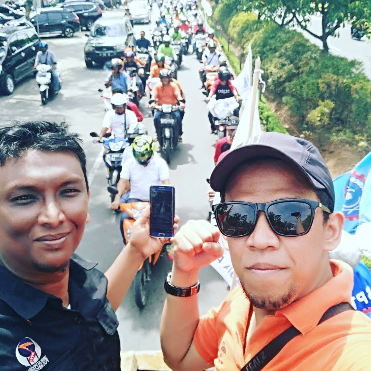 fitriadi_ady's tweet photo. Happy May Day..
#mayday #mayday2017 https://t.co/hWp4THSY0Z