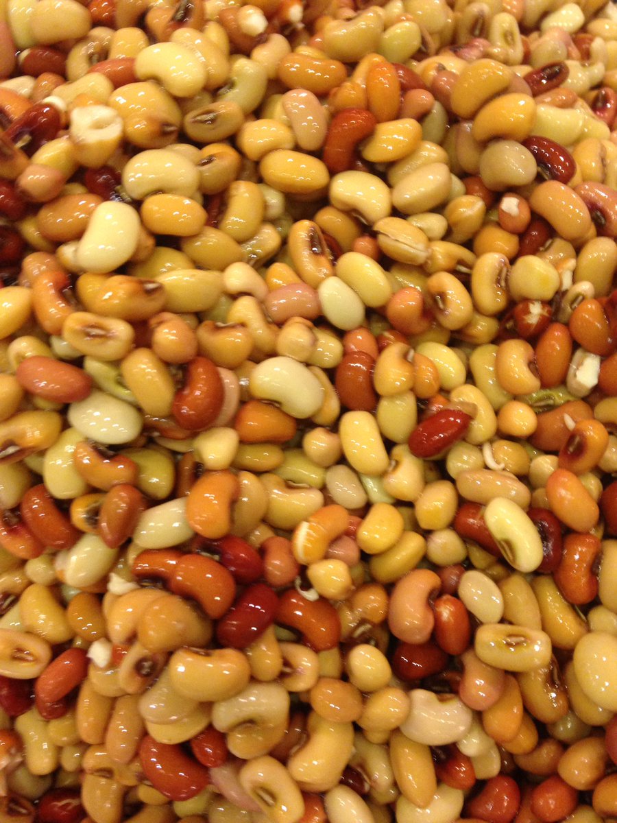 theEATcafe's tweet photo. .@AnsonMills sea island red peas ready for the #soup pot. #thisweeksmenu https://t.co/tdfQVHRGzA
