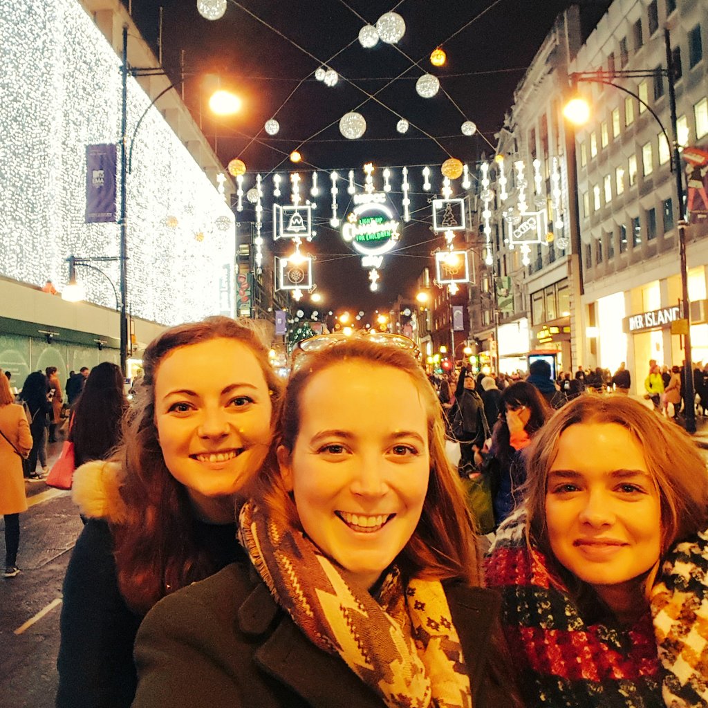 AlizeeAzilee's tweet image. I've worked on the @NSPCC Christmas campaign since May and now at Oxford Street switchon! Bring on mulled wine and mince pies #oxstlightson