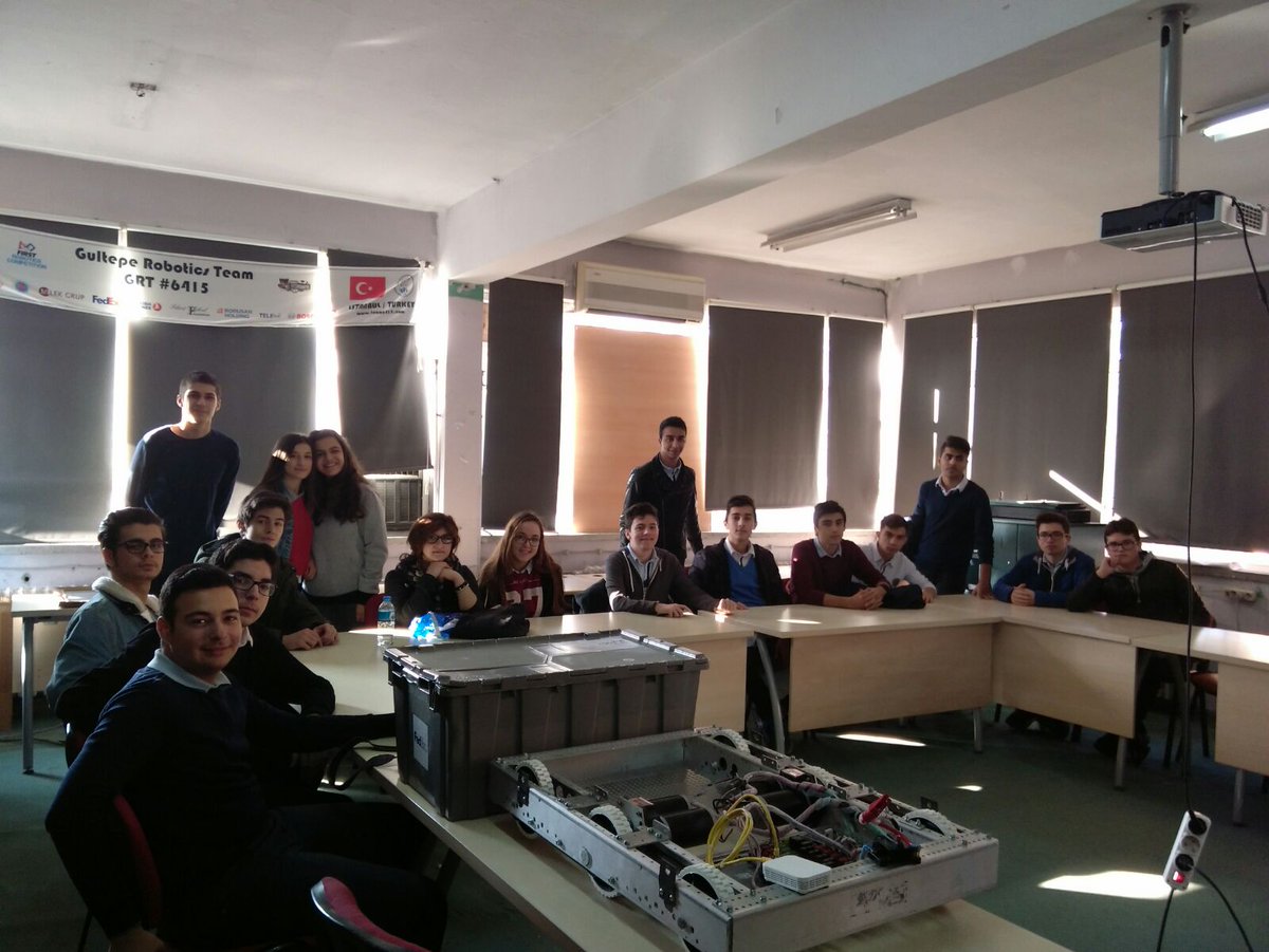 GRT6415's tweet photo. Bugün #6435 takımı ve mentorleri F.Elif Pektas ile Arzu Seydim hocalarımızla mekanik,yazılım ve elektirik hakkında bilgi alışverişi yaptık. https://t.co/J46sp6dbNq