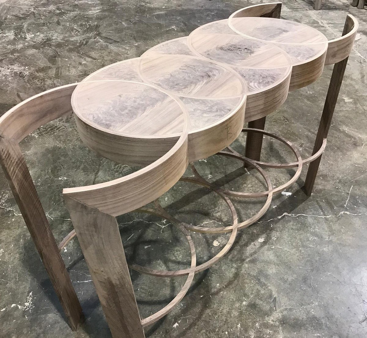 tomperrydesigns's tweet photo. WORK IN PROGRESS! Walnut table. What do you think? 
#tomperry #contemporaryfurniture #furnituredesigner #originaldesign https://t.co/WRx6P0mnQF
