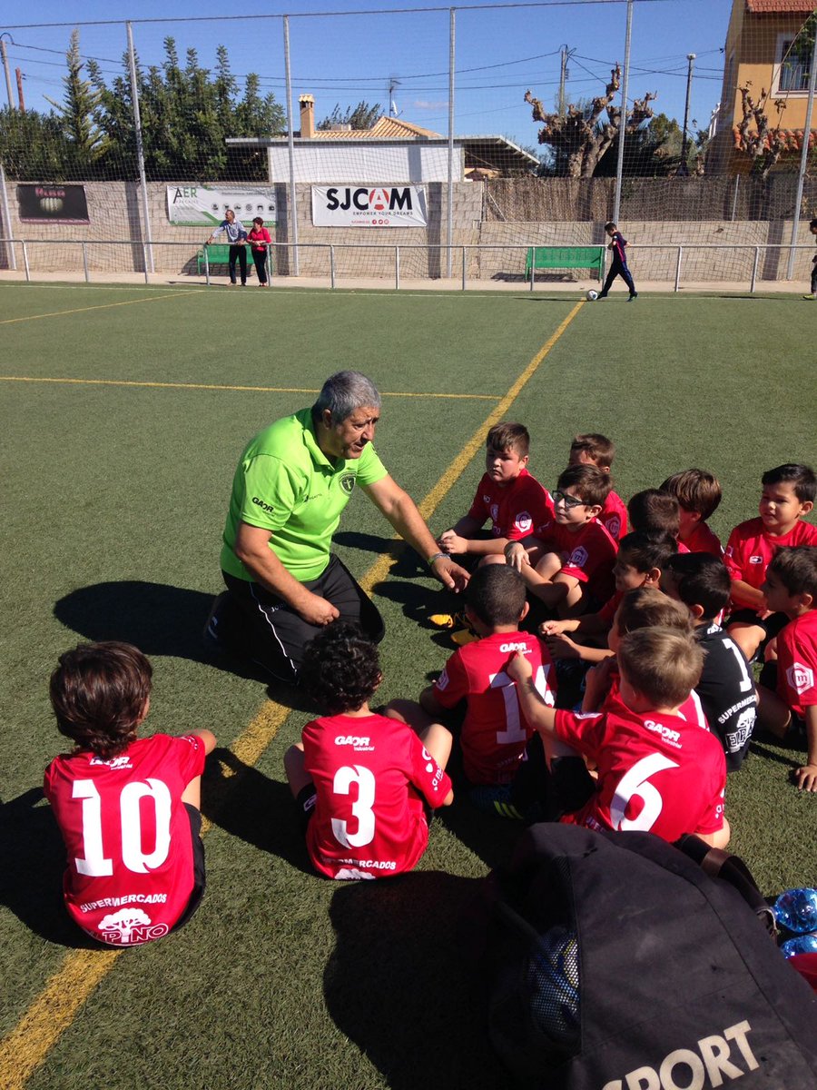 EFMontecasillas's tweet photo. Debut de nuestro Prebenjamín "B" con victoria ante el @SMXathletic. Partido muy disputado con dos buenos equipos. ¡A SEGUIR CRECIENDO!⚽️⚽️ https://t.co/0JCQZUdkNJ