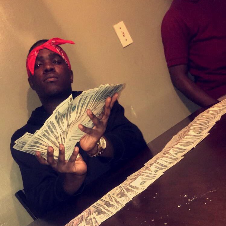 TerryBANDS's tweet image. #NewProfilePic #LLBT💰 Still Thuggin Like Pac 📌