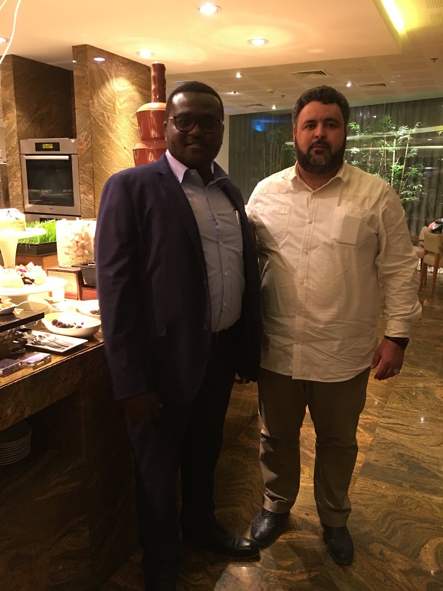 almustafabasi's tweet photo. Lovely dinner with #SharpME
#changerStarLLC
#6Kitchens
#JWMarriottMarquis https://t.co/2PpCcURRUZ