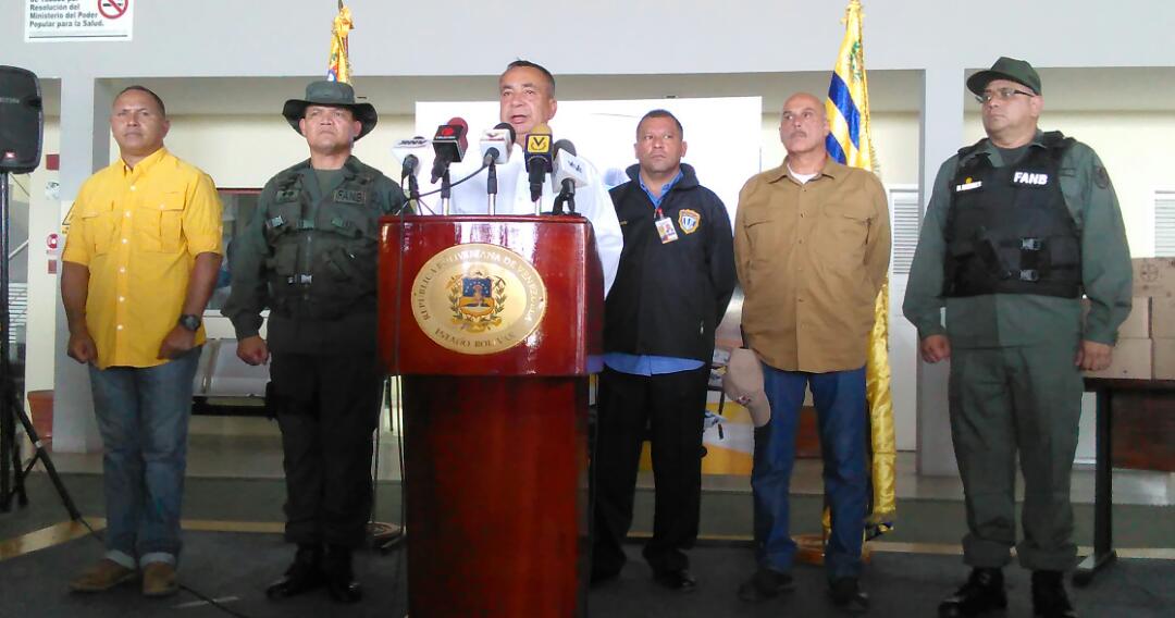 FrnsEdobolivar's tweet photo. Gob. @JustoNogueraP "por instrucciones de nuestro Pdte. @NicolasMaduro vamos a arreciar con más fuerza en contra del bachaquerismo" https://t.co/YlBz1kMTj7