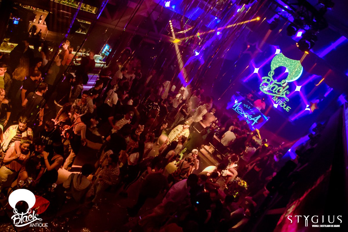 balearicaffair's tweet photo. Y seguimos sumando #BenditosMomentos 💎💎💎 ¡Gran domingo en #BLACK! @AntiqueTheatro #BenditoMomento powered by #STYGIUS III/III https://t.co/nmO3MAtzm1