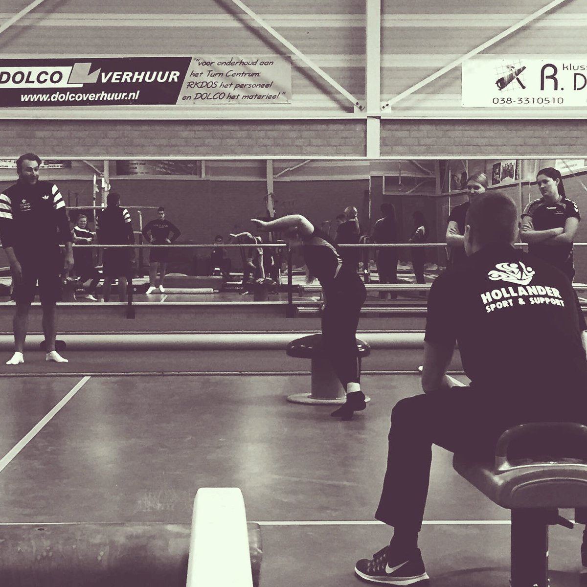 Veertig trainers in opleiding van <a href="/LandstedeSB/">Landstede S&B</a> zijn de afgelopen weken bij ons te gast geweest in turnhal! #kennisdelen #vaardigheden #KNGU