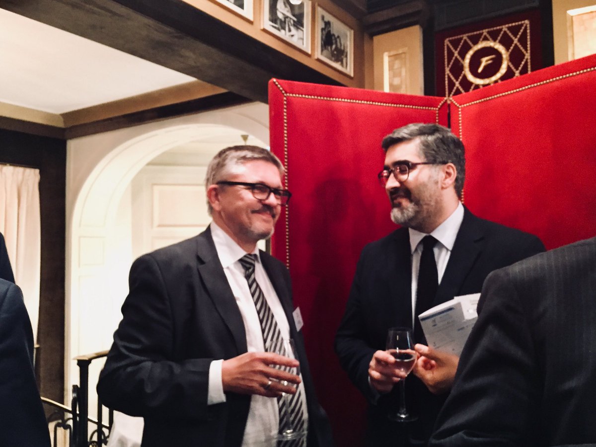 Échanges de #bestpractices en attendant l’intervention de <a href="/Pierre_Paperon/">Pierre Paperon</a> au
 #AgoraDAF @AgoraFonctions