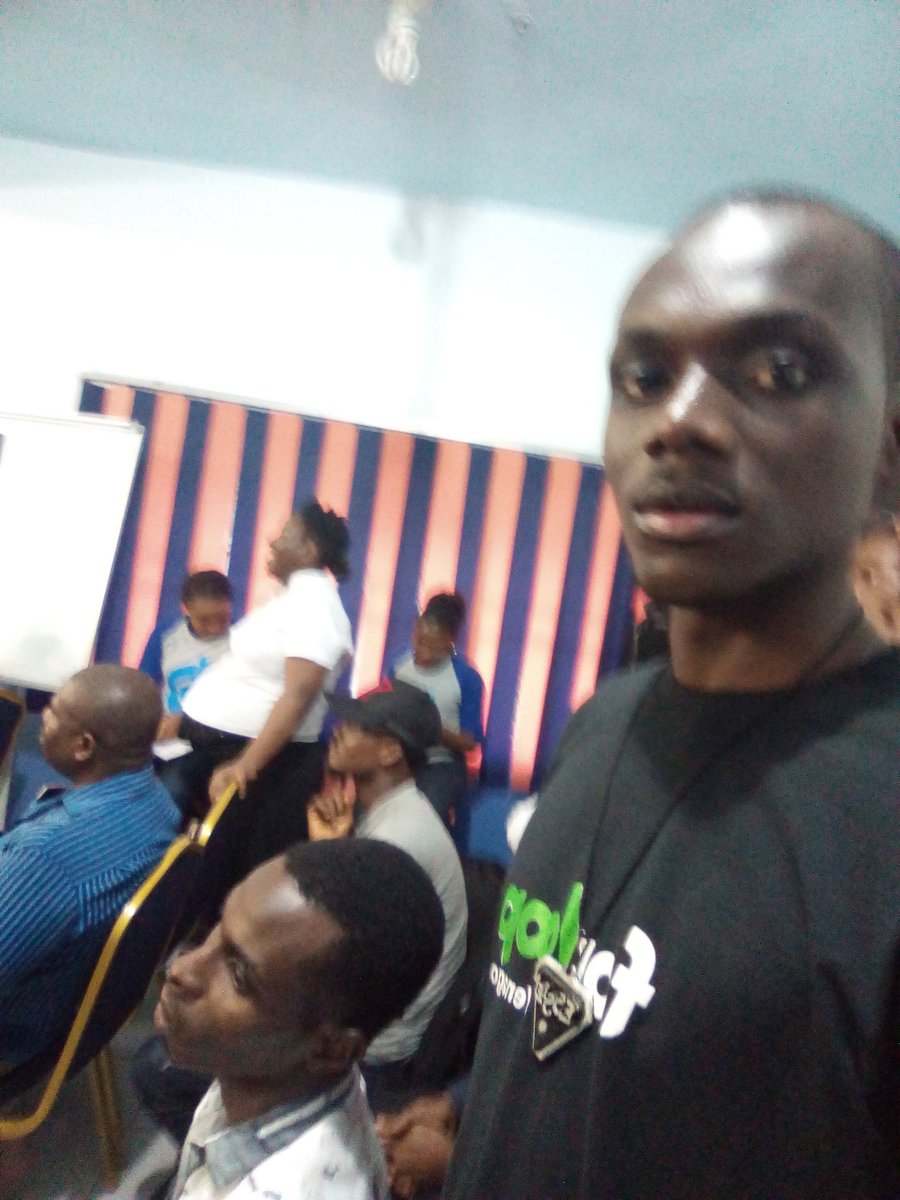 celebritydev's tweet photo. So i rep @forLoopAfrica @forLoopAfrica @forLoopYenagoa and Bayelsa at the @Techpointdotng Tour Port Harcourt Meetup.
#TechPointNG https://t.co/5ugs7ec1Te