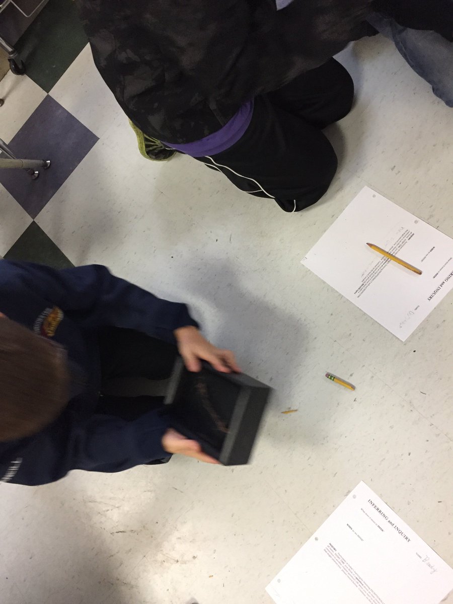 coolthingsin5B's tweet image. War Inquiries in 5A - HUGE thanks to the War Museum for lending us REAL War Artifacts #SOcool #SUPERrespectful5A #LOTSofquestions #inferring