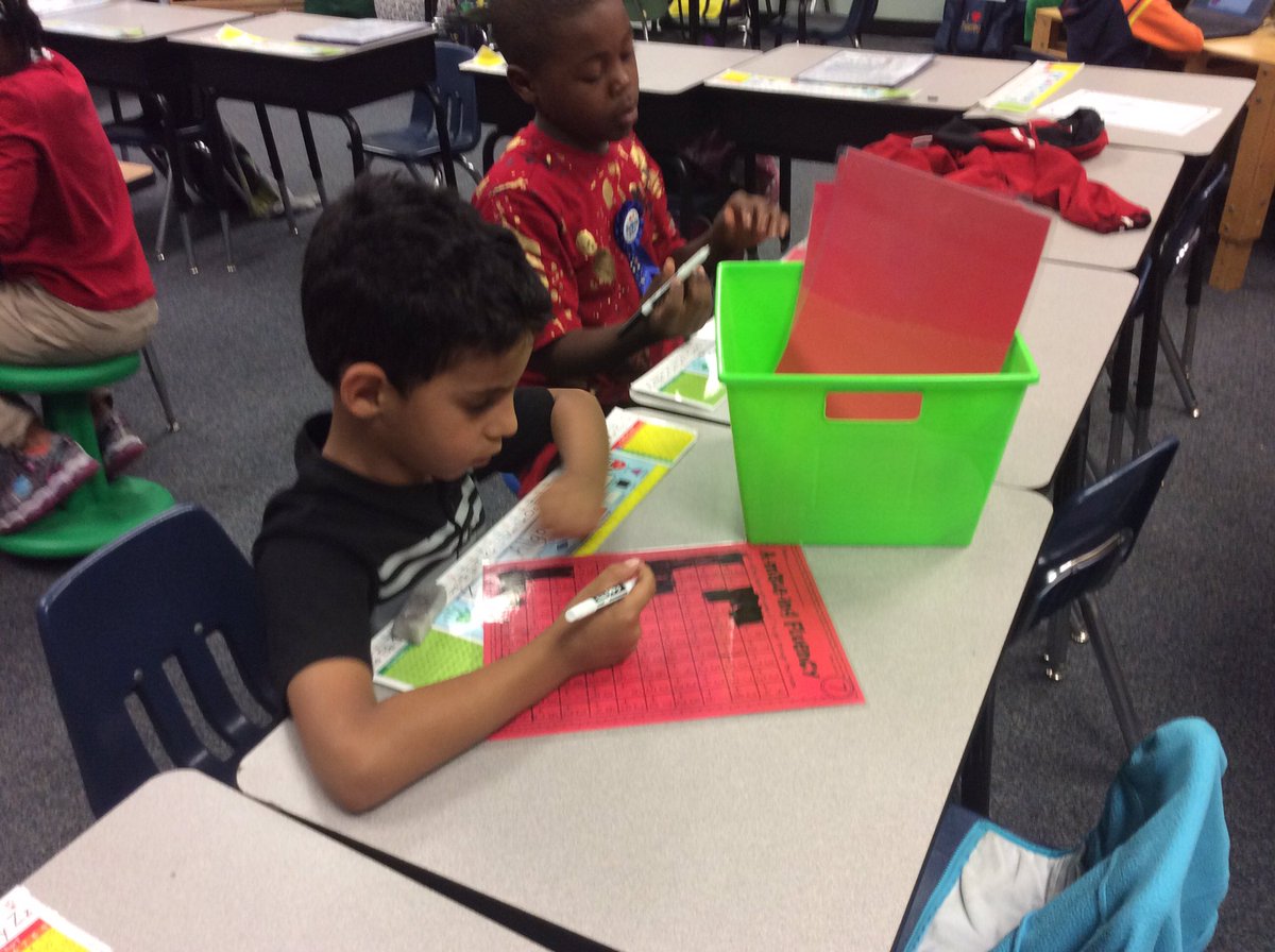 LaurelMillElem's tweet photo. Afternoon math centers! #ixlmath #lmeswonders @mrsmarshall17 https://t.co/BERIvOBj5G