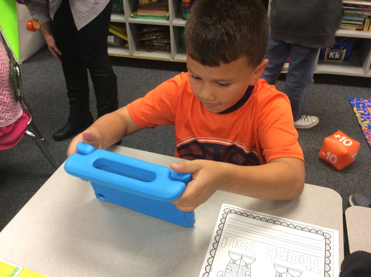 LaurelMillElem's tweet photo. Afternoon math centers! #ixlmath #lmeswonders @mrsmarshall17 https://t.co/BERIvOBj5G