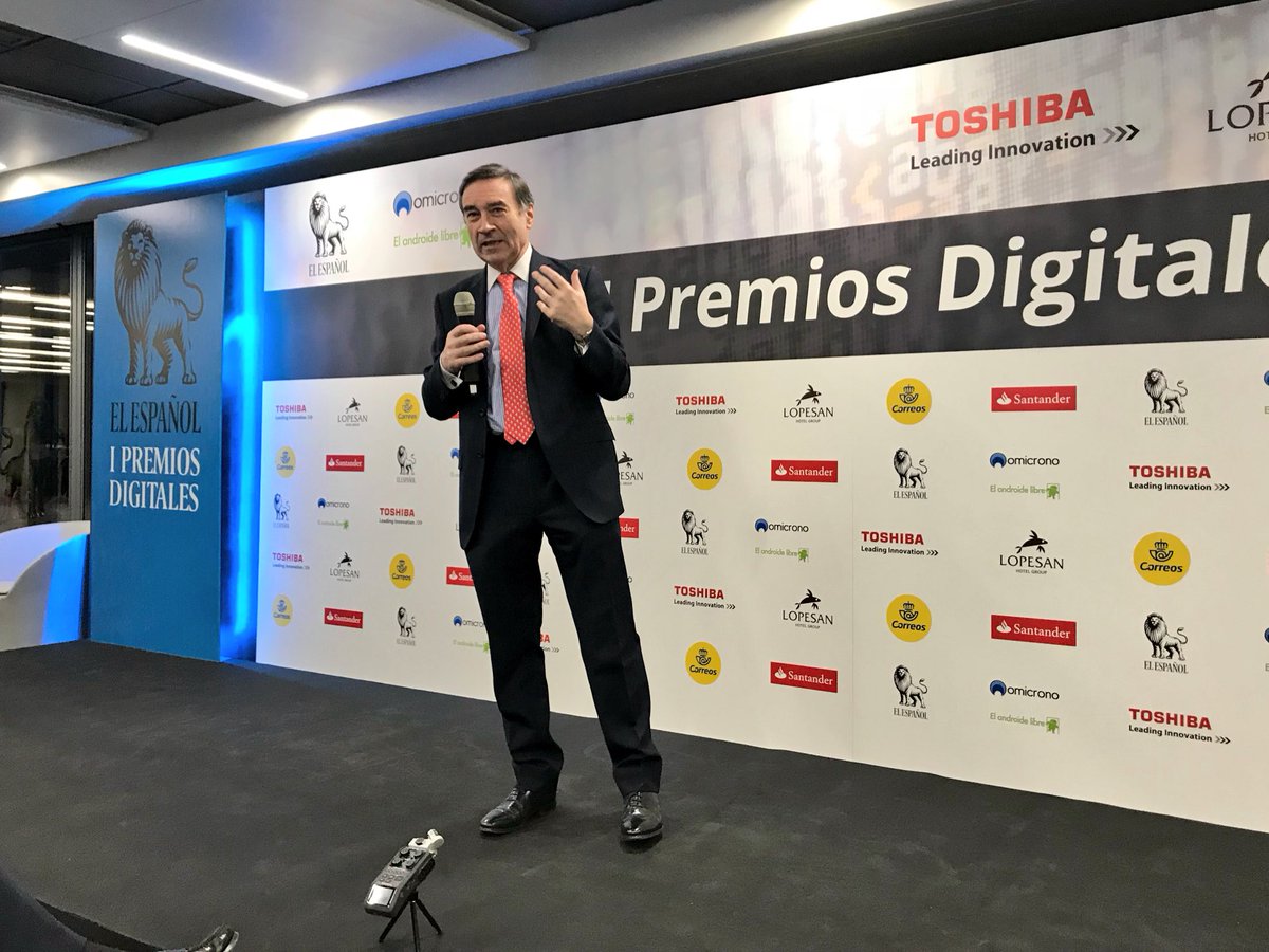spain_startup's tweet photo. ¡Enhorabuena @pedroj_ramirez por apostar por la #innovación y lanzar la I edición de #premiosdigitales con @elespanolcom! https://t.co/19Sr1TDrEE