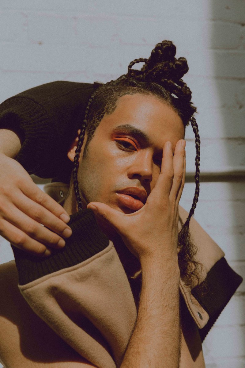 Meet the <a href="/FKAtwigs/">FKA twigs</a>-approved dancer, @Flexible_Kaner: bullettmedia.com/article/meet-t… (📷: <a href="/Dean_Martindale/">dean martindale</a>, 👛: <a href="/JessicaSwanson/">JESSICA SWANSON</a>, ✂️💄: @portiaferrari)