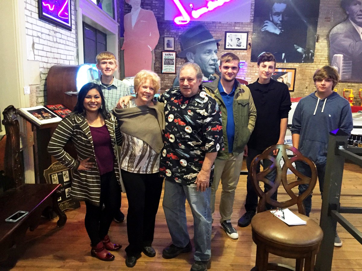 HannibalChamber's tweet photo. A few of our Young Entrepreneurs got to tour Karlock's Kars &amp; Pop Culture - and got fab advice from the Karlocks! Have you been there? GO! https://t.co/Bu7KIjvibX