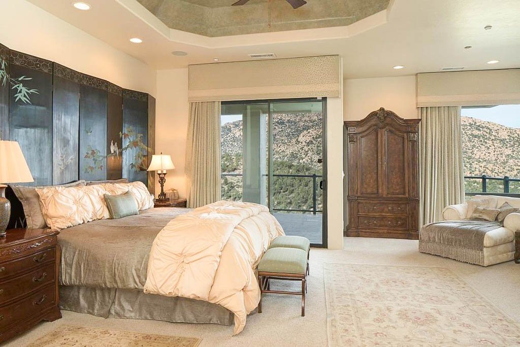 nankesignature's tweet photo. Sleek, contemporary, open, & bright — a master bedroom made for that #Arizona #sunrise. #NankeSignatureGroup #luxury https://t.co/lpLymEO5eN https://t.co/1TIUovTdYD