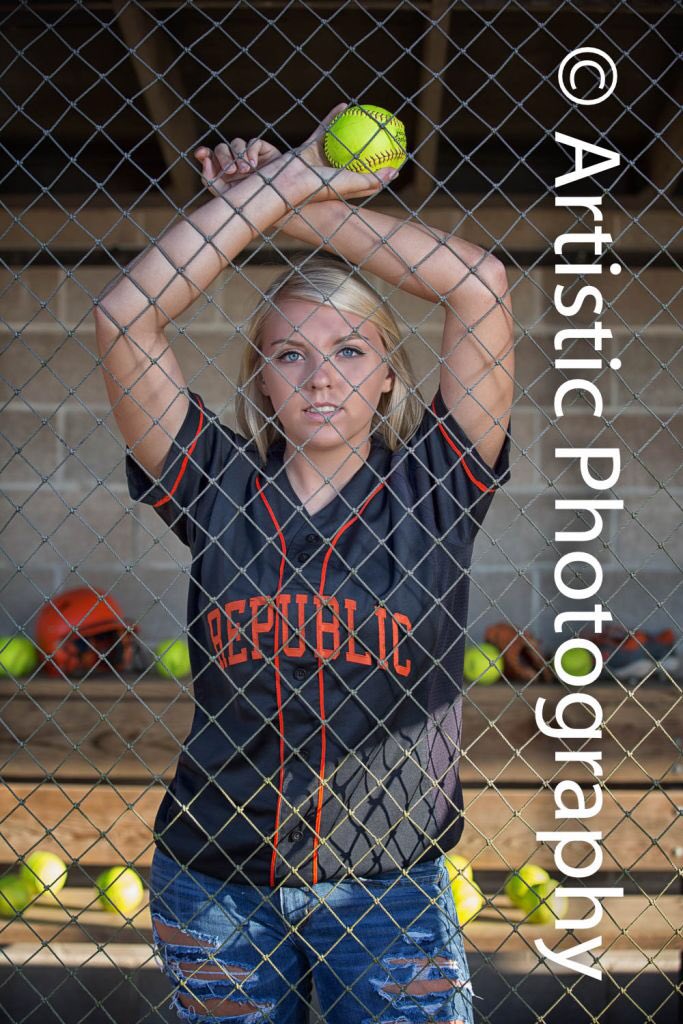 AllyStolte's tweet photo. Tomorrow after school I will be signing to play college sball!! join me at bairs after my signing to celebrate💚💚 #UAMsoftball #goblossoms https://t.co/CppfQGbXvQ