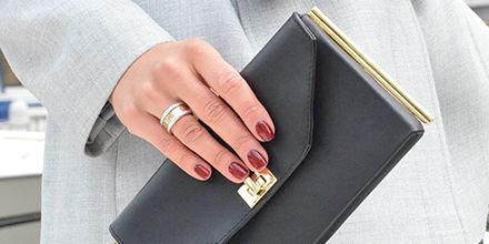 GYORK_LONDON's tweet photo. The Montpelier is a lightweight clutch with exclusive gold metal side bars. It customises the Kensington + Knightsbridge bag. Stay on trend https://t.co/NcCTBgh4OP