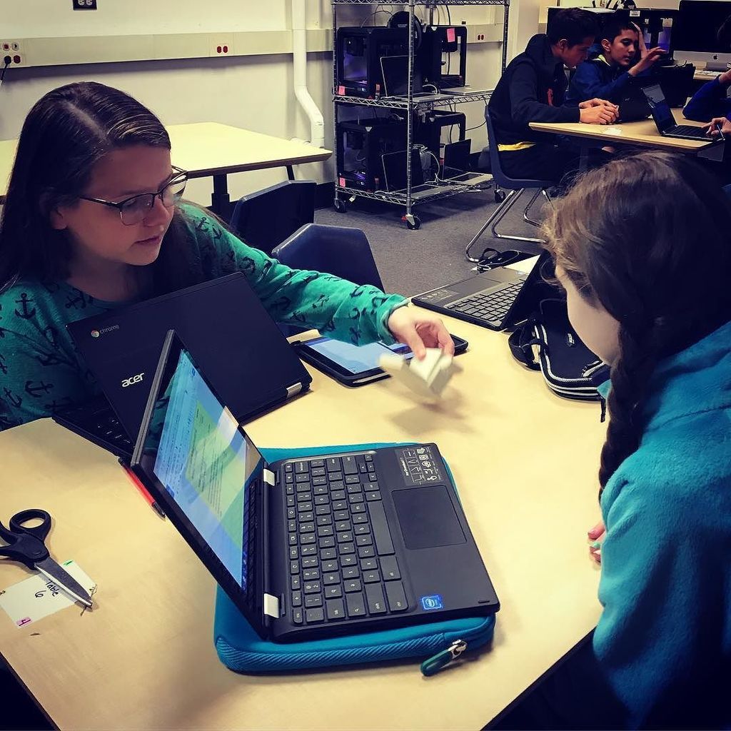 mpmseagles's tweet image. @mrskmccartney ‘s design class: Students discussing the successes and improvements needed for their #bsd3d project… ift.tt/2AiodrU