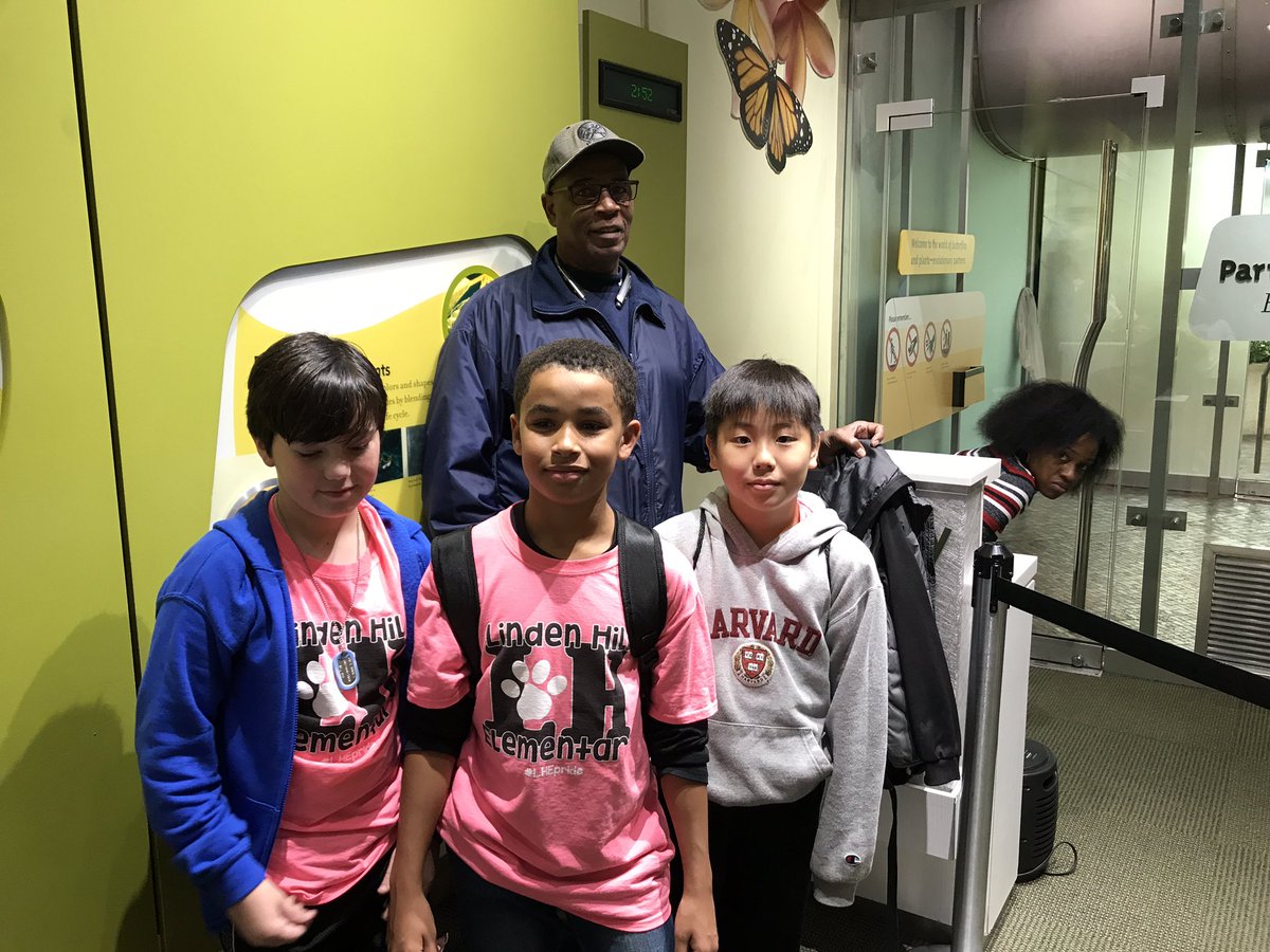 keechskids216's tweet photo. At the Butterfly House in the Smithsonian #LHEpride https://t.co/QVzyM2eEUr