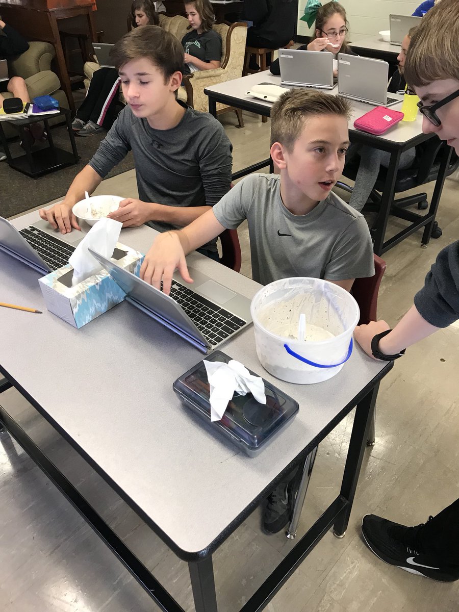 CMS_MrGordon's tweet photo. Tough break ups for Honors 8. They needed full buckets of 🍨 and tissues. #breakingupishard #StudentDeclarations https://t.co/4wHbe6LnMf
