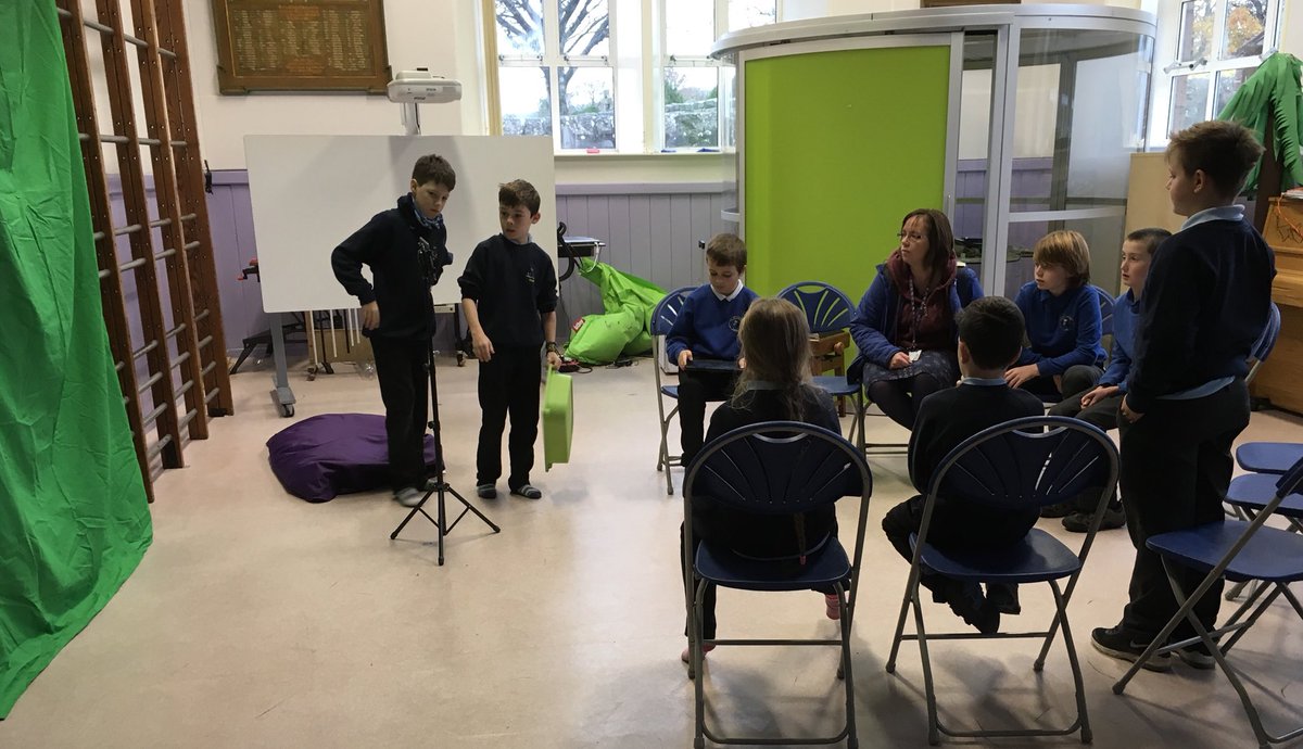 EchtPrimary's tweet photo. Digital Leaders @EchtPrimary demonstrating use of Green Screen to pupils from Tullynessle School today. @DoInkTweets @DIgital_H2L2 https://t.co/8wX6Fxro9c
